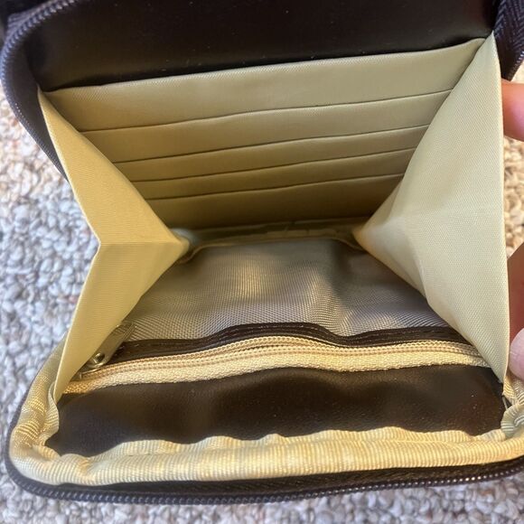 Travelon Small Crossbody Bag Black Leather Travel Pockets Adjustable Strap - Picture 7 of 14